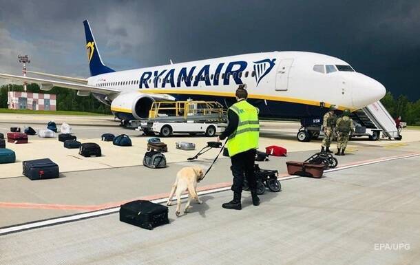 Свидетель захвата рейса Ryanair властями Беларуси сбежал в Польшу