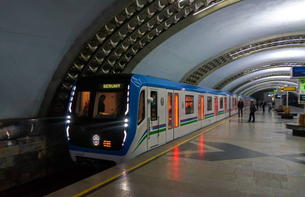 В ташкентском метро вновь планируют ввести месячные проездные для школьников, студентов и пенсионеров