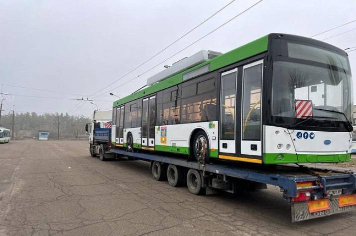 На Луганщину доставили новый троллейбус для маршрута "Северодонецк-Лисичанск" (фото)
