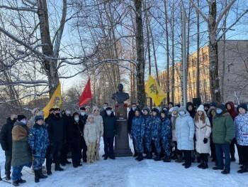 В Вологде открыли памятник красному командиру Николаю Петину