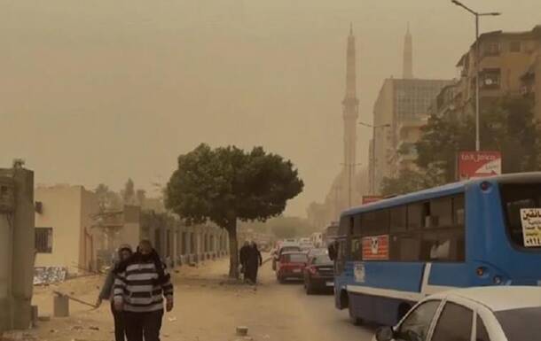 В Каире бушевала мощная песчаная буря