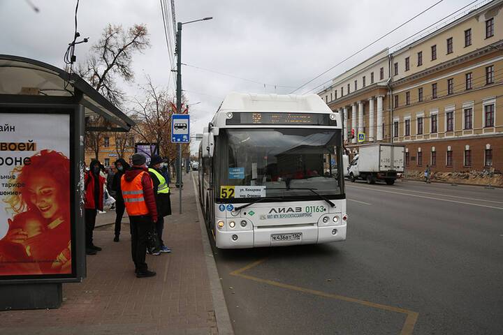 По просьбе горожан мэр Воронежа рассмотрел вопрос об изменении нескольких маршрутов общественного транспорта