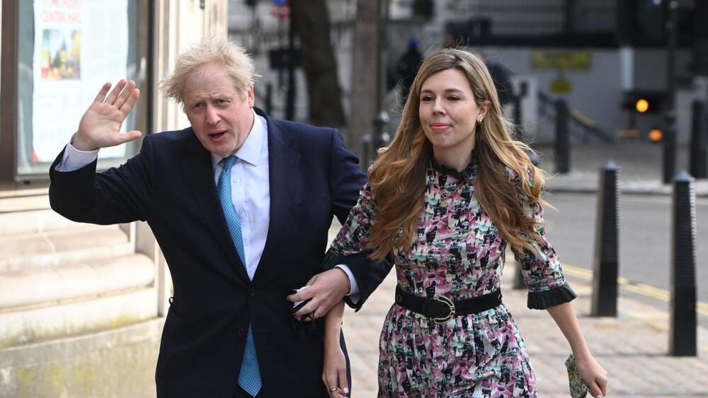 Британский премьер-министр Борис Джонсон стал отцом в седьмой раз