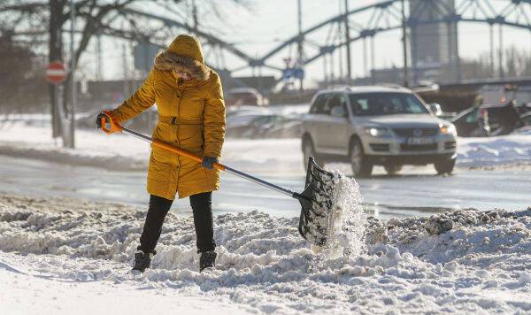 "Подлый" снег: как плохая погода портит имидж мэра Риги