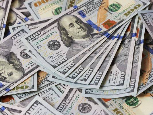 Центробанк Азербайджана реализовал на валютном аукционе более $110 млн