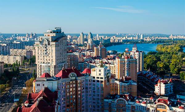 Продажи квартир в новостройках Киева рухнули. Почему застройщики все равно повышают цены?