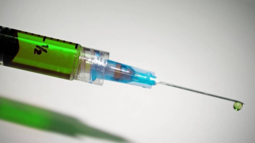 Около 150 тысяч доз вакцины «Спутник М» для подростков планируют выпустить до конца года
