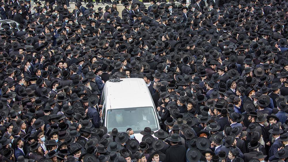 Похороны без масок в Иерусалиме