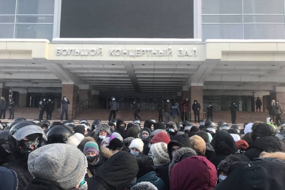 Полиция сообщила о 194 задержанных на акции протеста в Красноярске