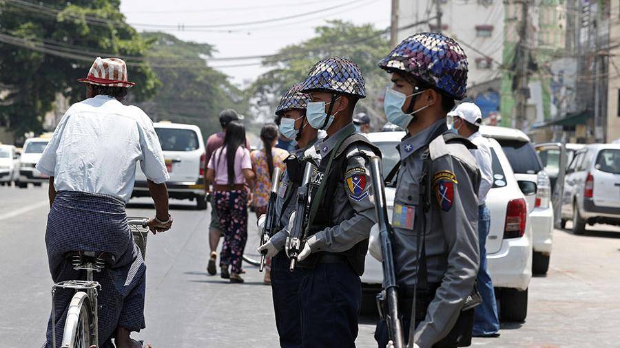 Австралия призывает военных Мьянмы освободить руководителей страны