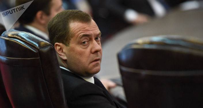 Дмитрий Медведев не исключил вероятность отключения России от глобальной сети