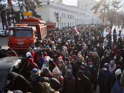 Челябинск встал в затор из-за полицейского перекрытия намеченного марщрута шествия