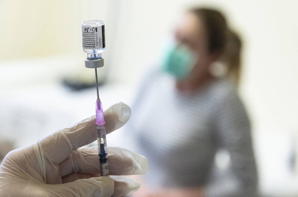 Украина попросит больше вакцин от COVID-19, – Минздрав