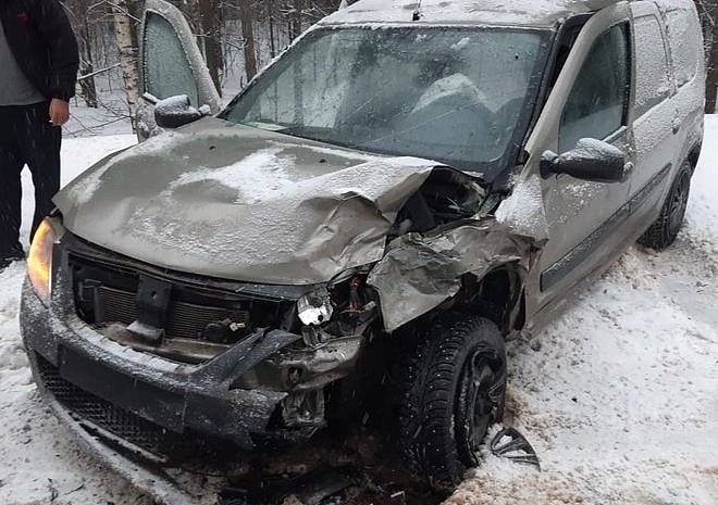 В Клепиковском районе Renault въехал в Lada, пострадали три человека