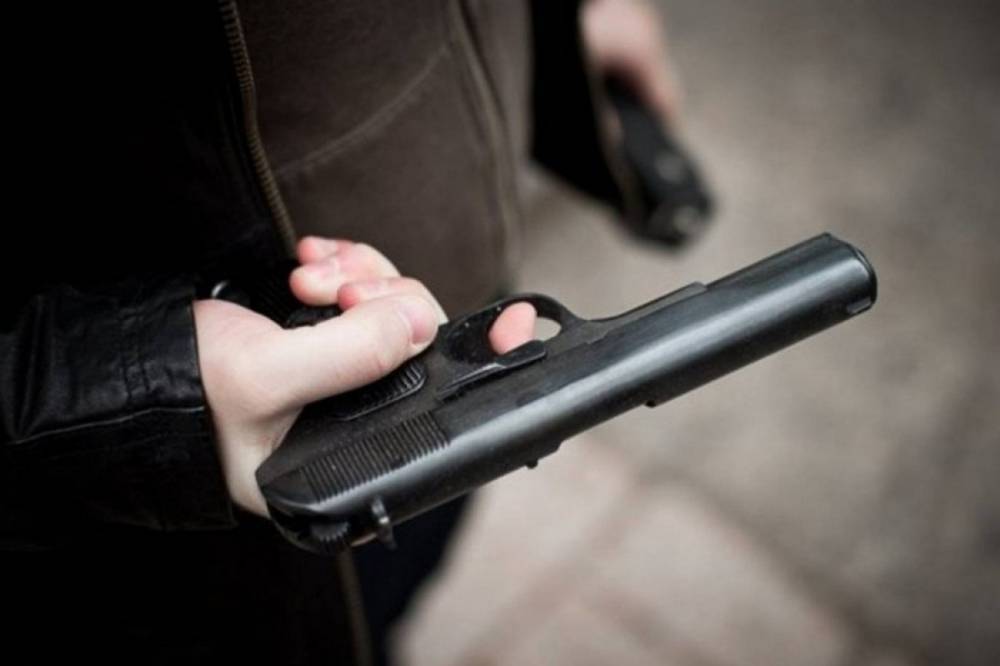 В Кировоградской области бывший полицейский стрелял в нарушителя, который справил нужду посреди улицы