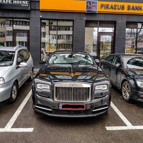 В столице заметили роскошный Rolls-Royce (ФОТО)