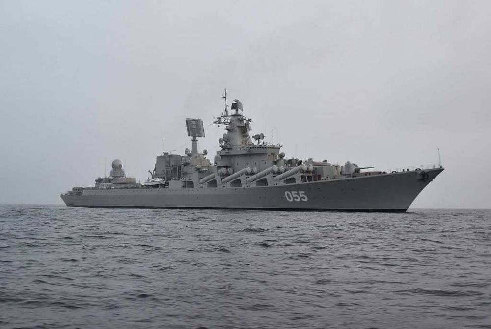 В Баренцевом море ракетный крейсер «Маршал Устинов» провёл артиллерийские стрельбы