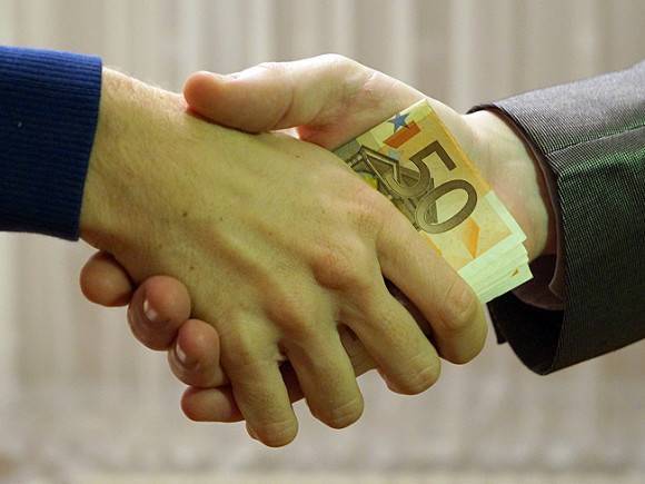 В Еврокомиссии назвали «повсеместную коррупцию» главной помехой реформам на Украине