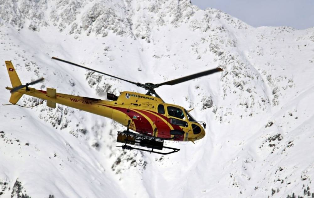 Возле горнолыжного курорта в Альпах упал вертолет, есть погибшие