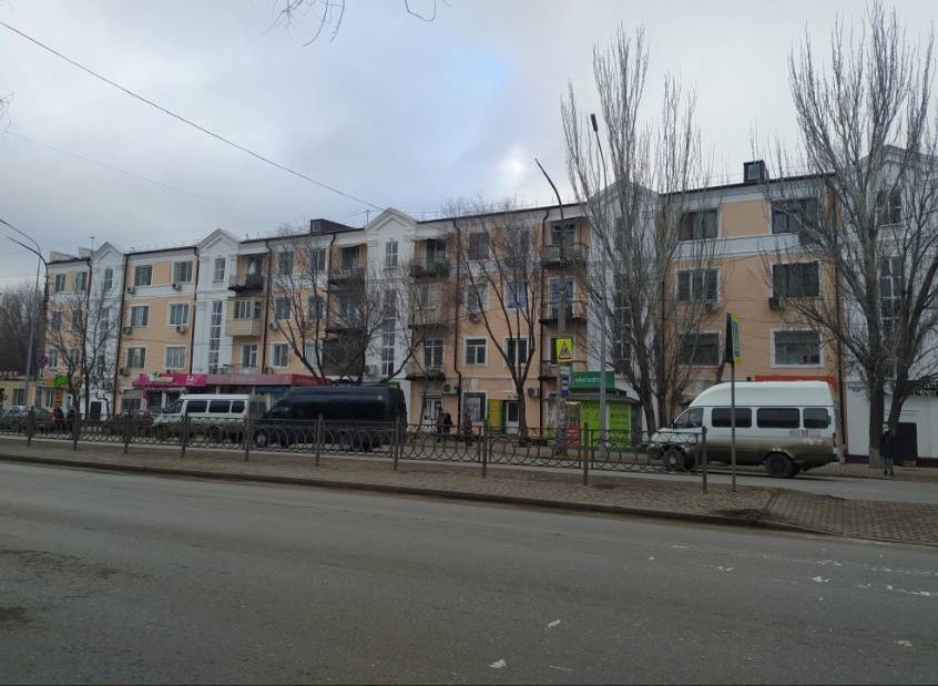 В районе улицы Яблочкова в Астрахани ночью сгорел магазин