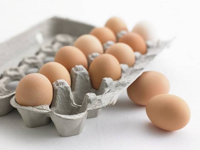 Миасского предпринимателя уличили в продаже просроченных яиц