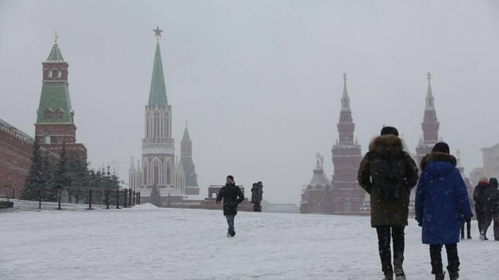 Штормовое предупреждение: Москву ждет "снежный армагеддон"