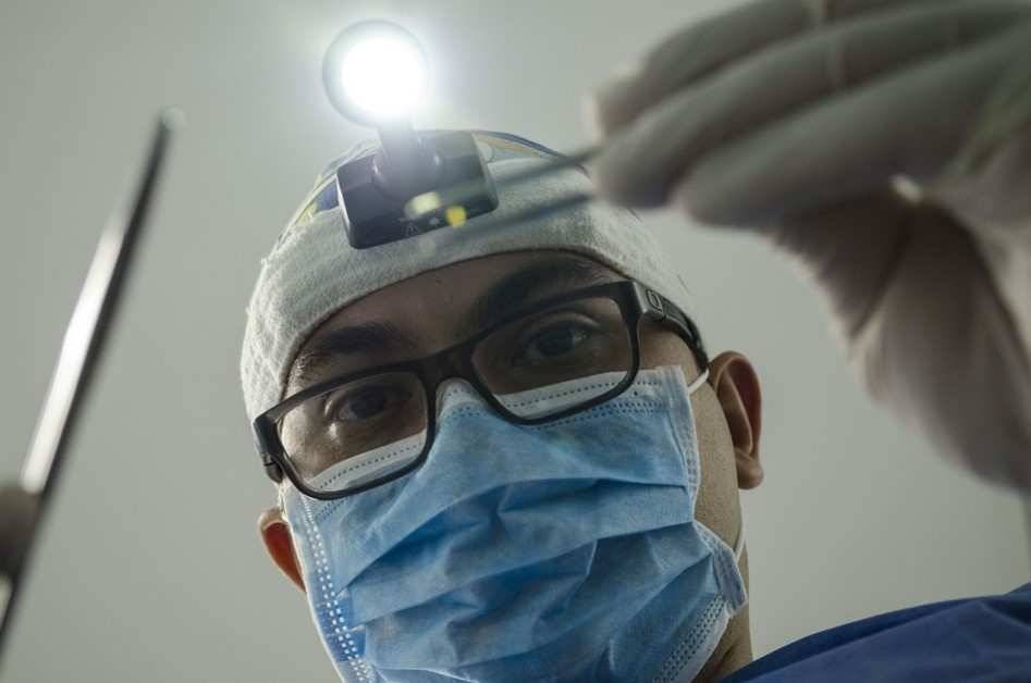 Косметологи назвали тренды в пластической хирургии во время пандемии