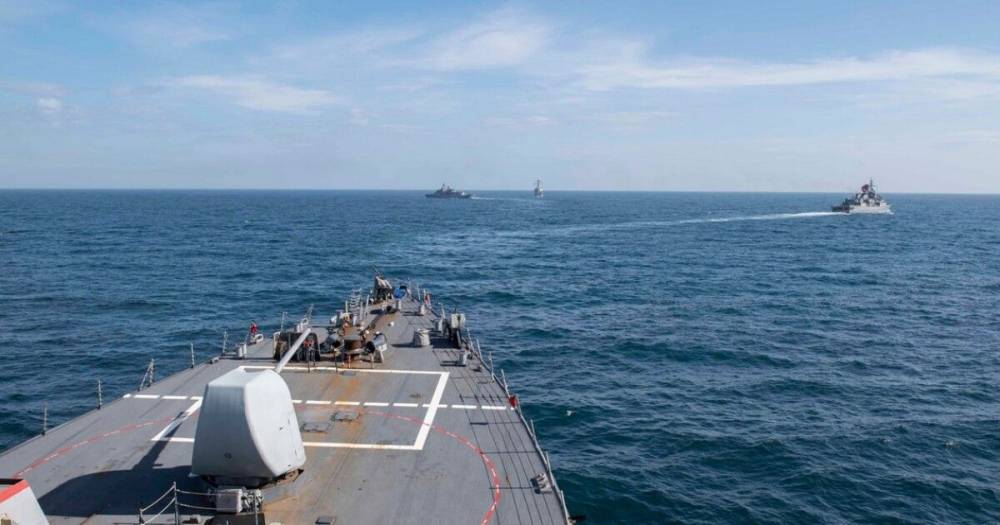 Ракетные эсминцы США "Портер" и "Дональд Кук" покинули акваторию Черного моря