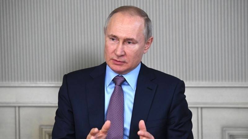 Путин призвал защищать инвестиции россиян на фондовых рынках
