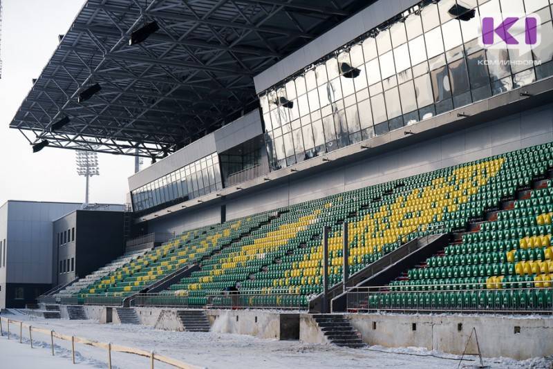 Ледозаливочный "Майбах" и новый легкоатлетический манеж: в Сыктывкаре журналистам показали Республиканский стадион после реконструкции