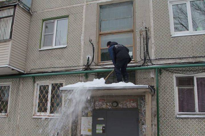 В ходе рейда администрации города в Туле выявили 80 нарушений уборки снега и наледи