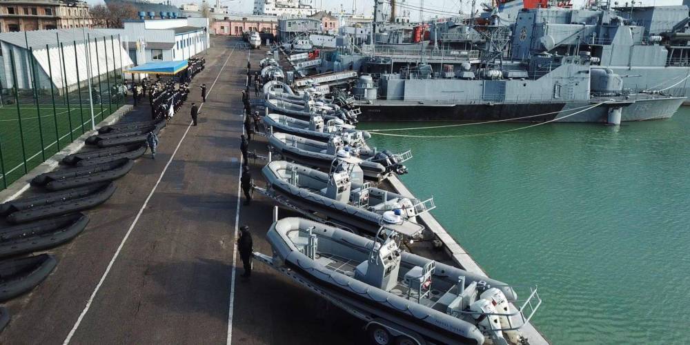 Украинский флот получил от США новые скоростные катера и надувные лодки