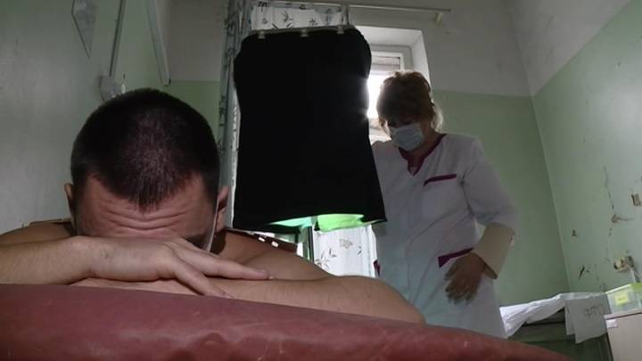 Больницы без "красных зон": в России сворачивают ковидные койки