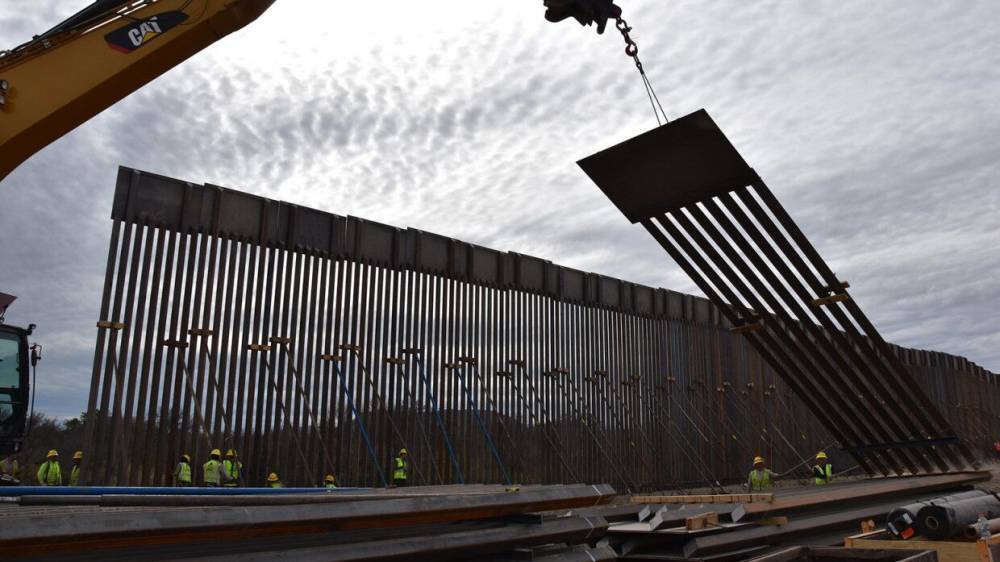 Администрация Байдена прекратила строительство "мексиканской" стены