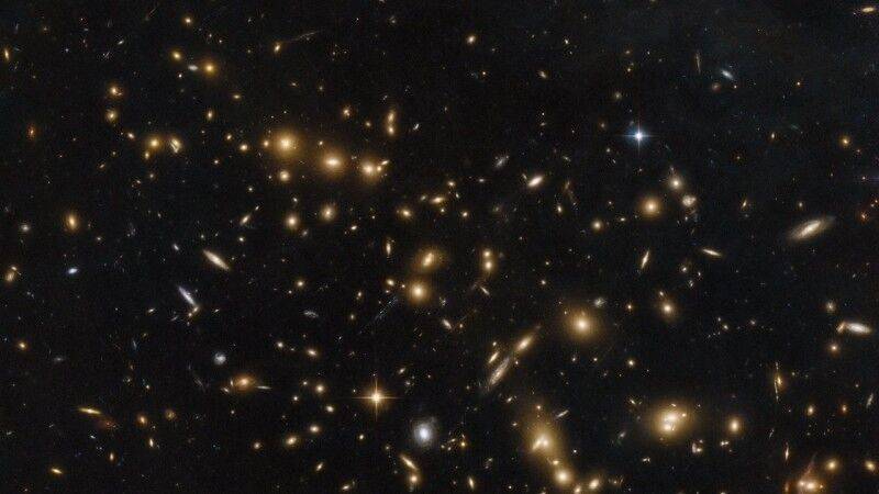 Новые снимки из космоса опровергли стандартную модель образования галактик