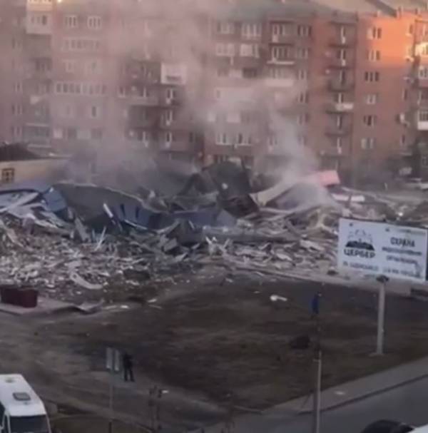 Во Владикавказе взрыв в продуктовом магазине – уничтожено трехэтажное здание