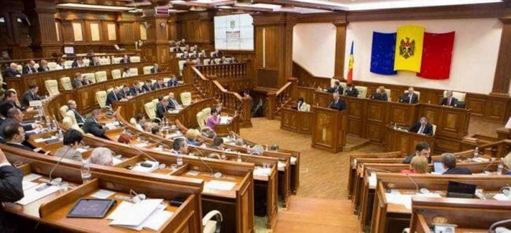 Молдова угодила в импичмент с досрочными