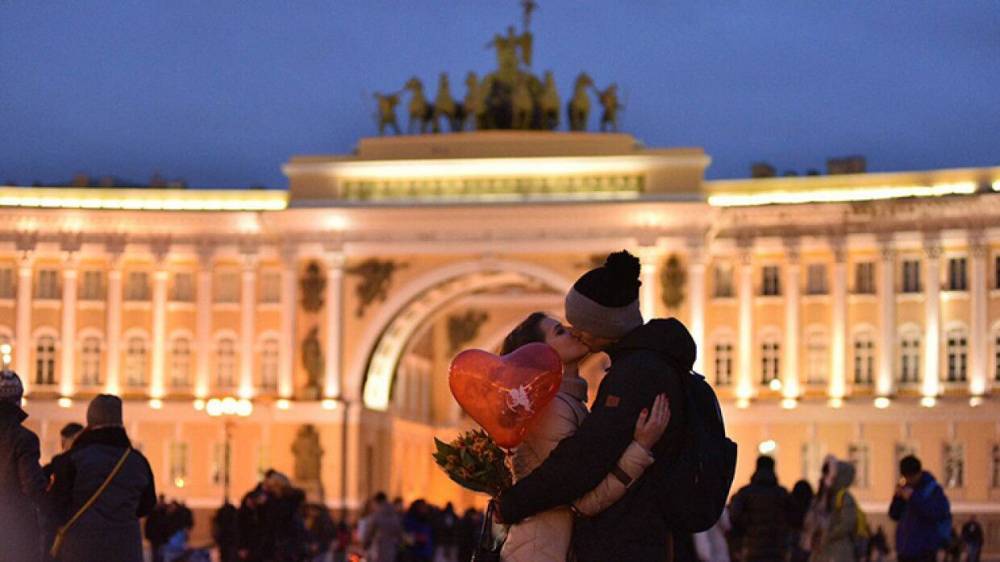 Названы города, в которых россияне намерены встретить День всех влюбленных