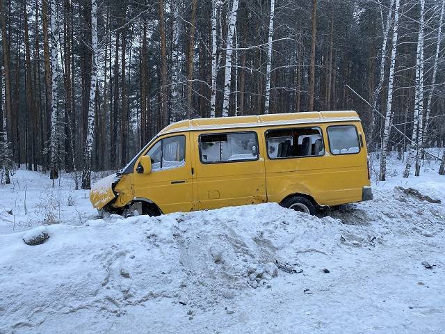 В Челябинской области пассажиры маршрутки пострадали в лобовом ДТП