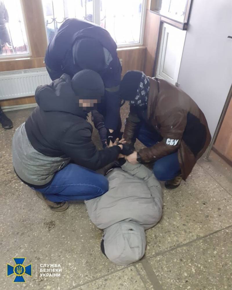 Украинцев завербовала ФСБ: СБУ задержала двух агентов агрессора – фото