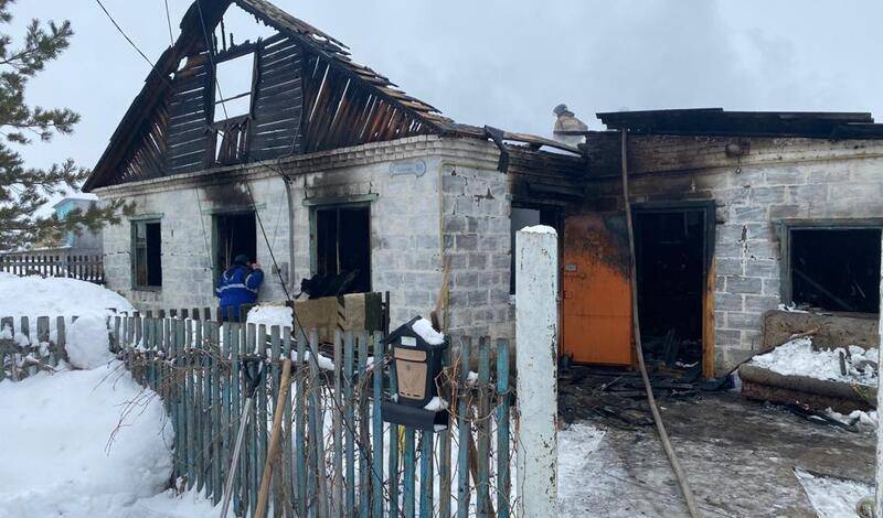 В Башкирии при пожаре в частном доме погибли двое детей, еще один в больнице