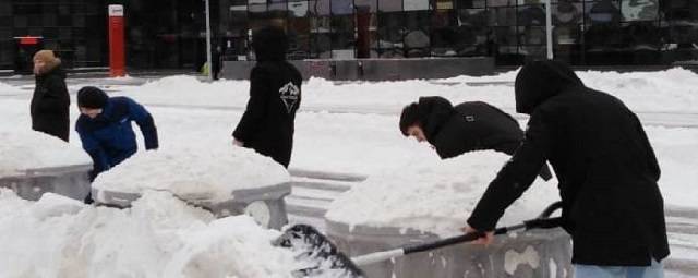 К расчистке тротуаров от снега Пензе привлекли студентов