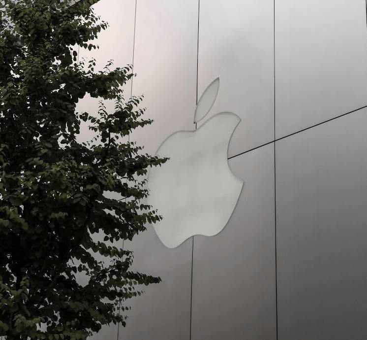 Apple грозит уничтожение в случае утери монополии над App Store и Apple Pay