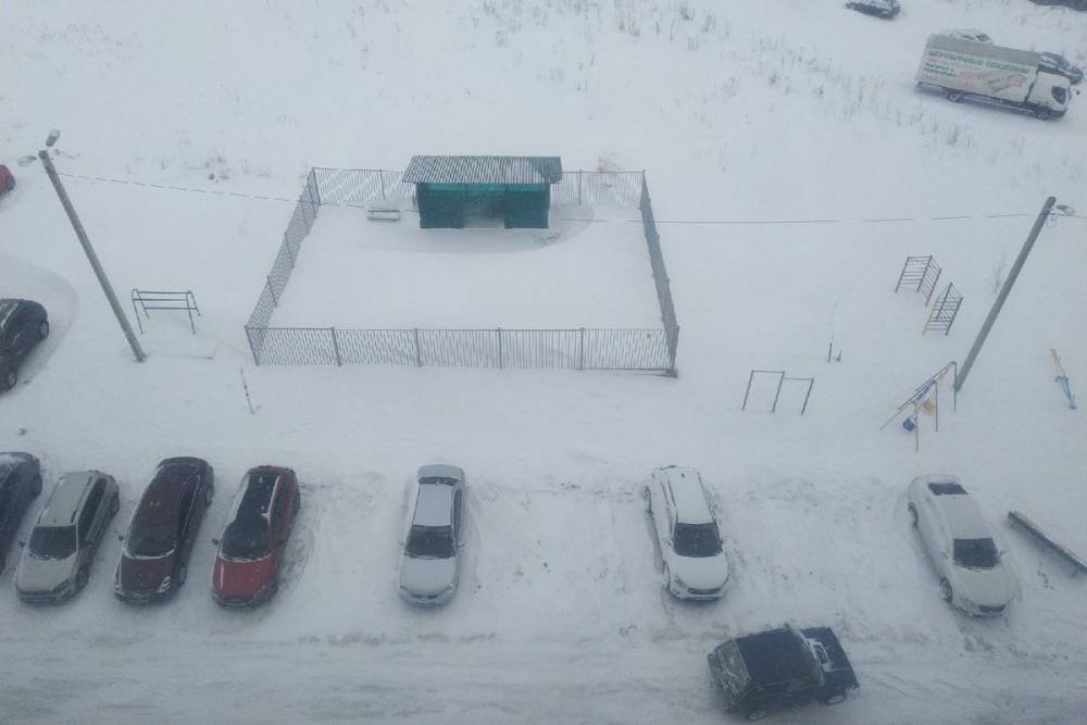 Жители Алтуховки не могут вырваться из снежного плена после снегопада в Смоленске