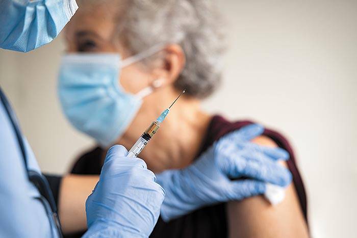 План вакцинации: 5,7 млн жителей Германии пользуются наивысшим приоритетом из-за возраста