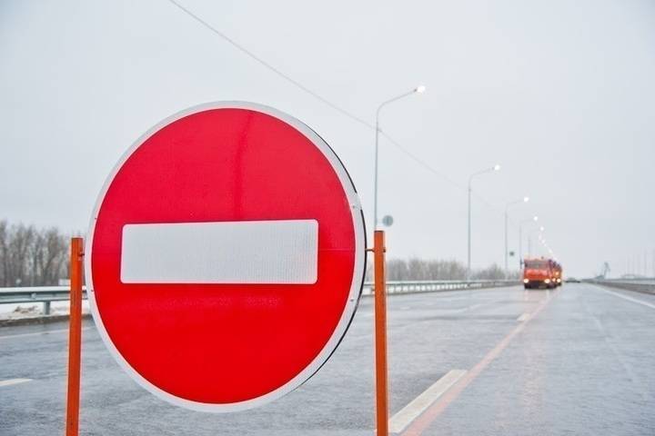 В Волгоградской области водителям приходится стоять в пробке по 40 минут