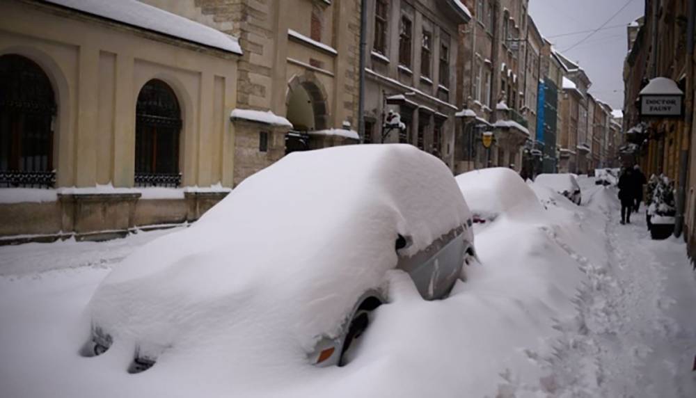 Масштабные последствия непогоды в Украине: дорожники Ровно готовятся к новому удару стихии