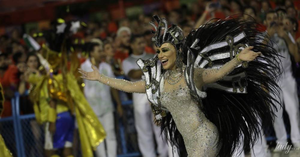 Лазерное шоу вместо зажигательных танцев: в Бразилии отменили ежегодный карнавал