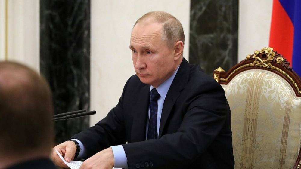 Владимир Путин назвал причины появления политики сдерживания России