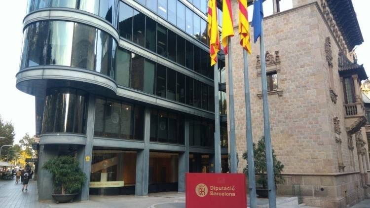 Жители Каталонии начали избирать депутатов парламента